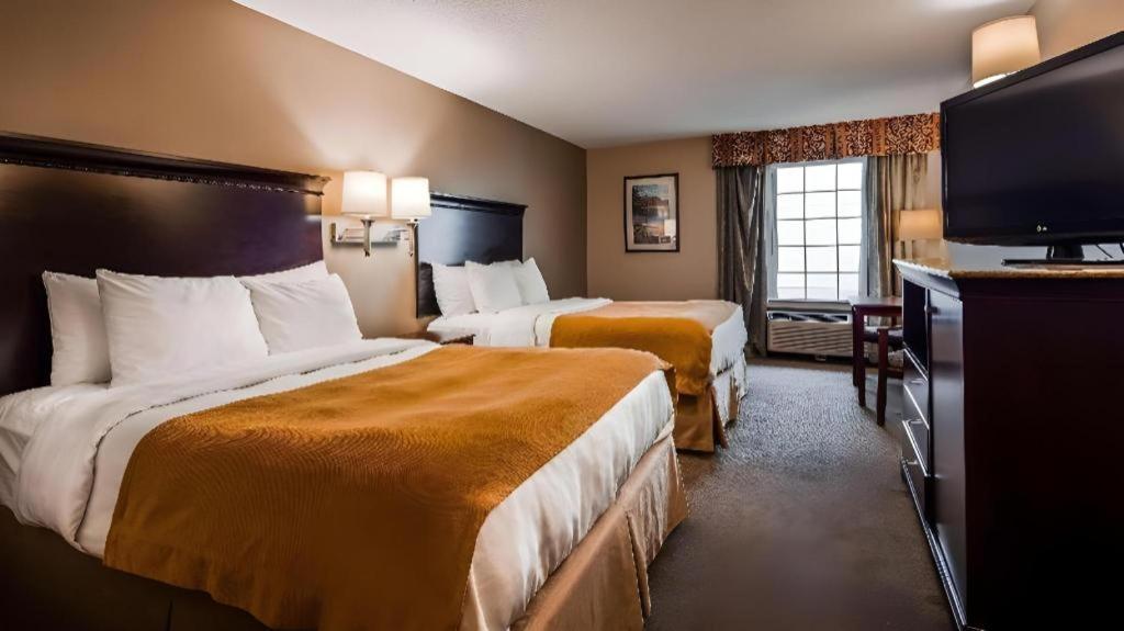 Best Western Plus Orillia Hotel Extérieur photo